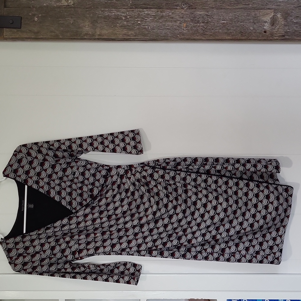 4/$25 White House Black Market Long Sleeved Midi Wrap Dress Size 2